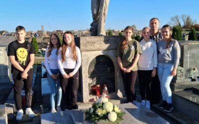 Vjeronaučna grupa posjetila mjesno groblje