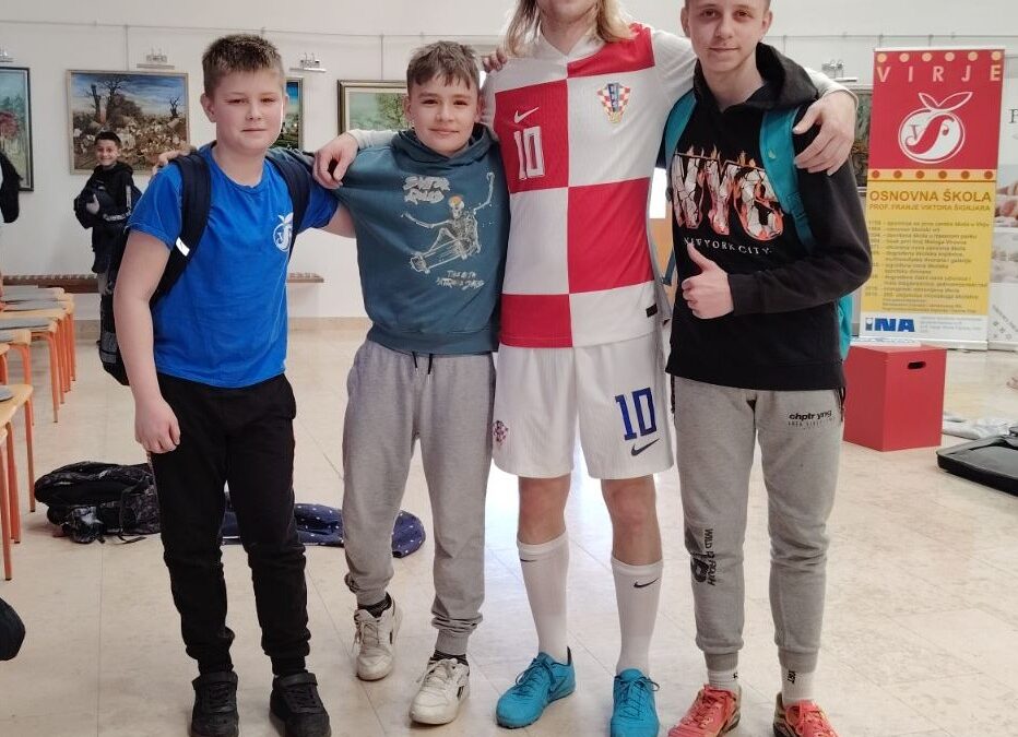 Luka Modrić zaigrao na školskim terenima