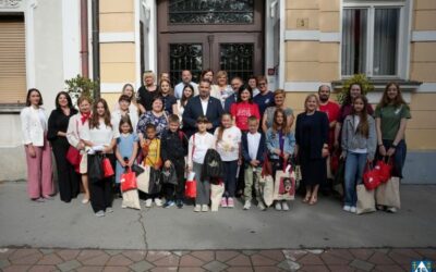 Maurin i Hanin likovni rad krasit će bilježnice županijskih osnovnoškolaca sljedeće nastavne godine